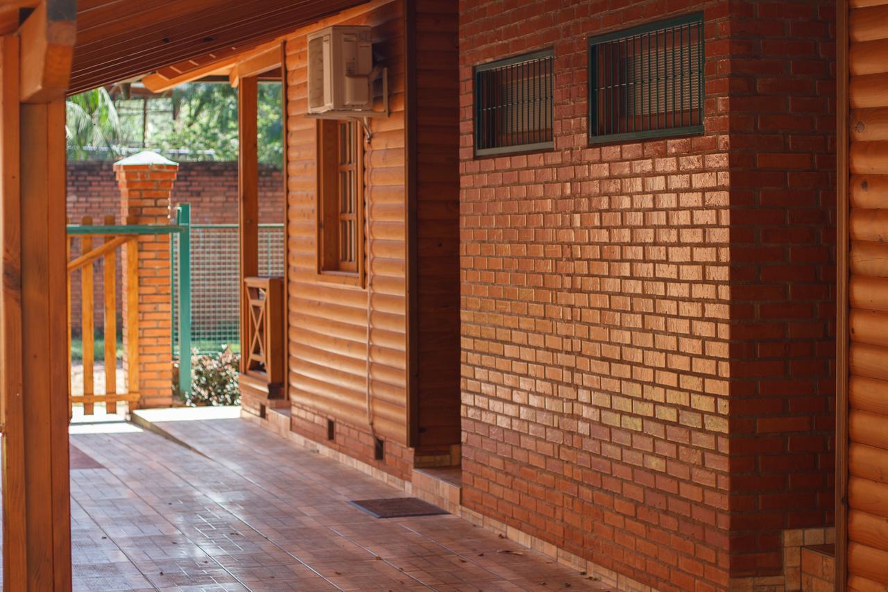 Cabanas Paseo Del Yacaratia Puerto Iguazú Esterno foto